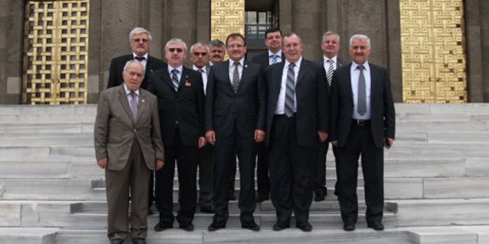 Bursa Milletvekili Hakan Çavuşoğlu’na Makamında Ziyaret