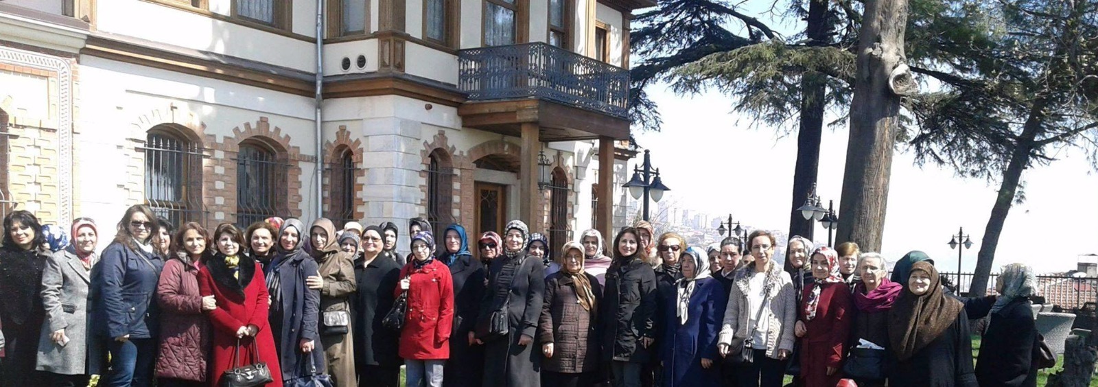 İzmit Şube Kadın Kollarımızdan Çanakkale Şehitliklerine Gezi