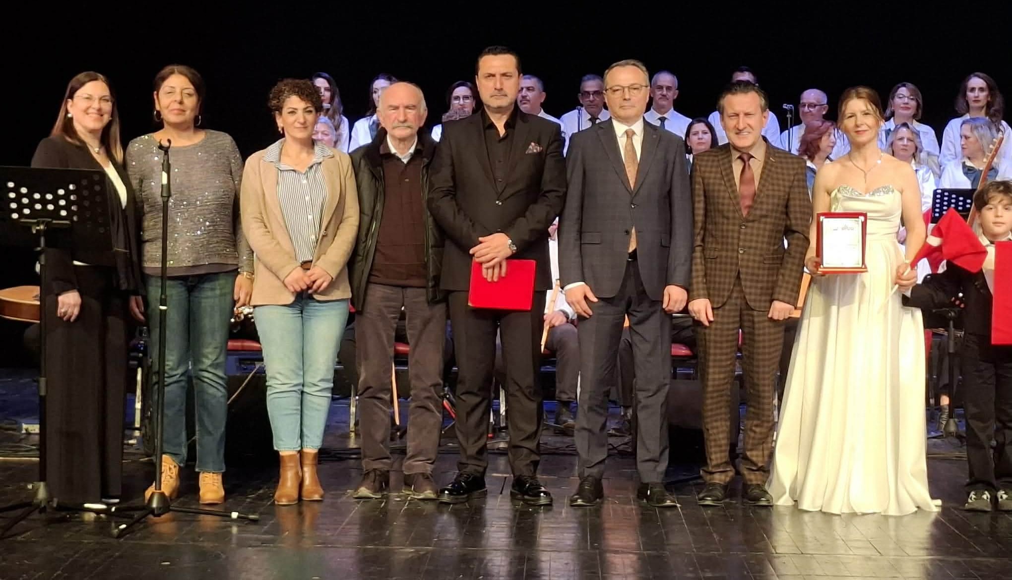 Ay Yıldızın İzinde