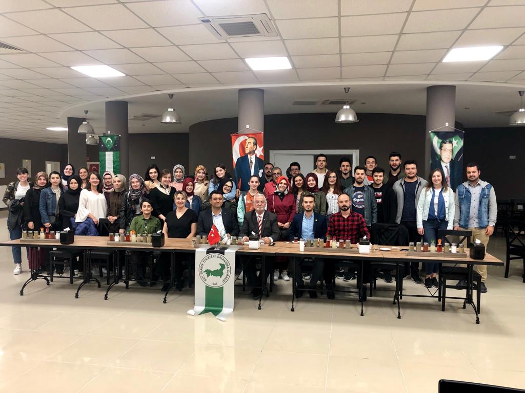 Çanakkale'de Batı Trakyalı Öğrenciler İftarda Buluştu Çanakkale'de Batı Trakyalı Öğrenciler İftarda Buluştu