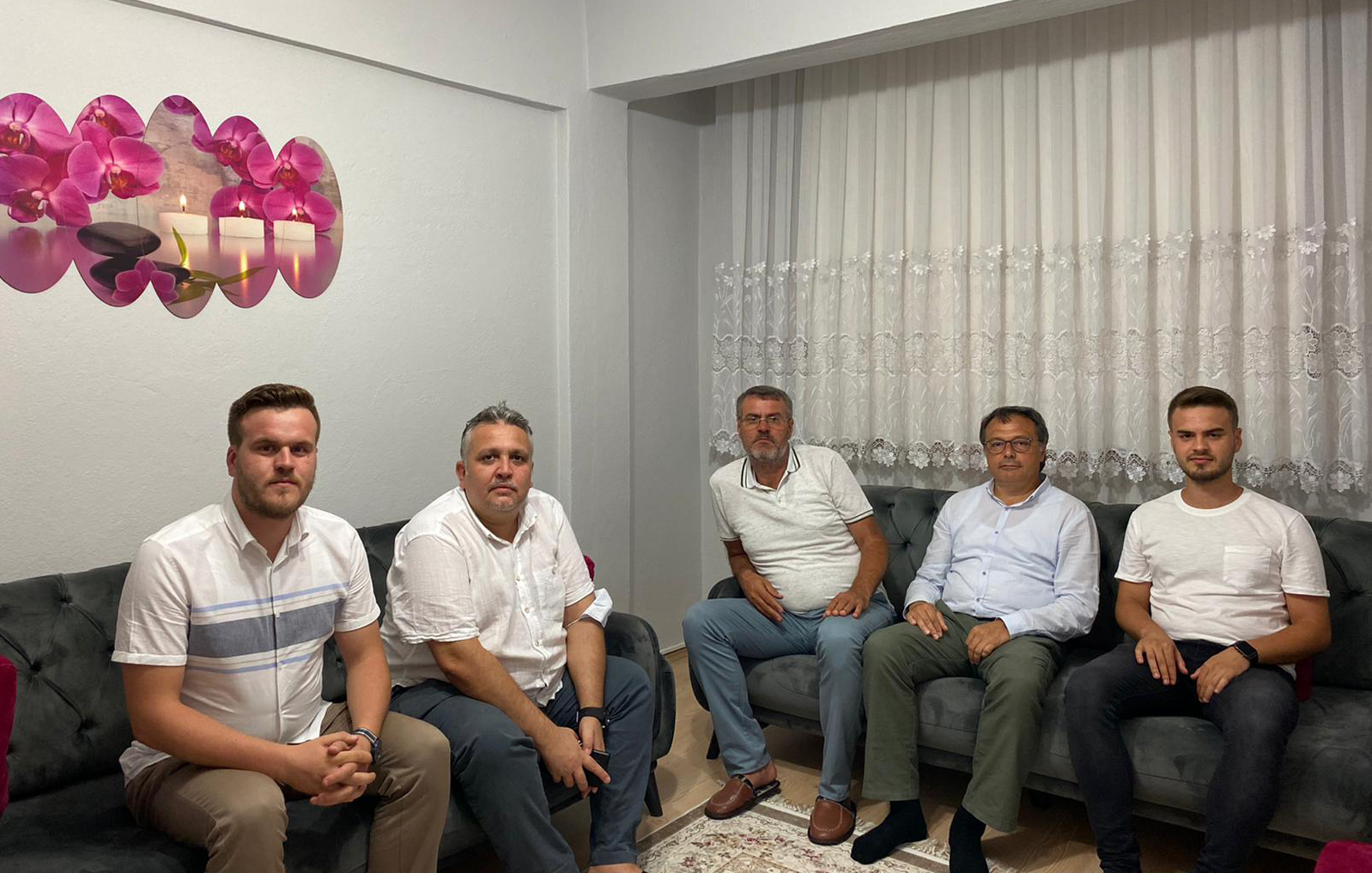 Genel Başkandan Giroğlu Ailesine Ziyaret Genel Başkandan Giroğlu Ailesine Ziyaret