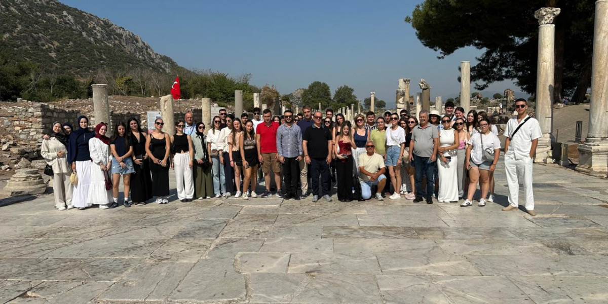 İskeçe Türk Birliği Gençlik Kolu ve Halk Oyunları Ekibini İzmir'de Ağırladık